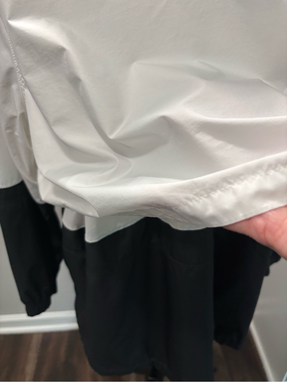 Nike Women’s White and Black Hooded Utility Jacket - Picture 6 of 9